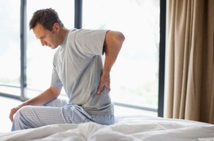 Нередко боль в спине и внизу живота связана с патологиями желудочно-кишечного тракта
