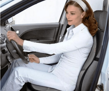 Женщина в автомобиле
