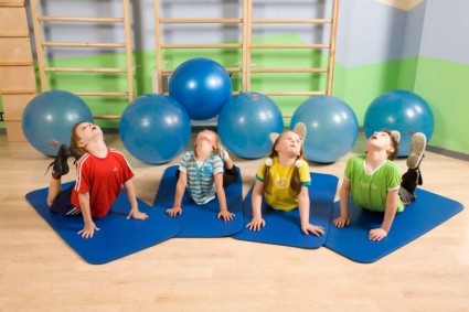 На протяжении дошкольного периода предпочтительно применять класс игровых упражнений