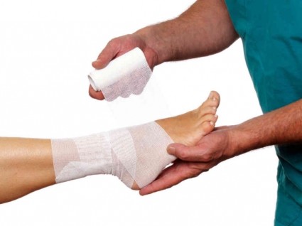 Ушиб ноги - это травма, являющаяся закрытым повреждением тканей