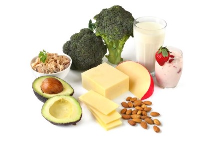 Лечение чаще всего подразумевает коррекцию питания, насыщение его богатыми кальцием и белком продуктами