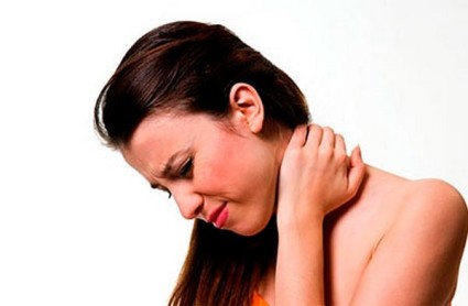 Остеохондроз шеи часто наблюдается у молодых женщин, подростков, даже детей