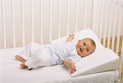 Детскую ортопедическую подушку советуют с первого года жизни