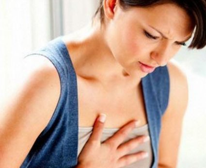 В основном болезненные проявления в середине грудной клетки считаются симптомами сердечного заболевания