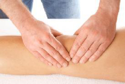 Выполнять массаж может врач или пациент, который предварительно пройдет обучение