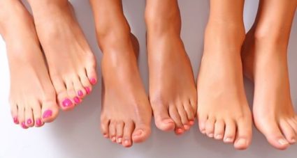 Боль при ходьбе в пальцах ног может быть симптомом заболеваний