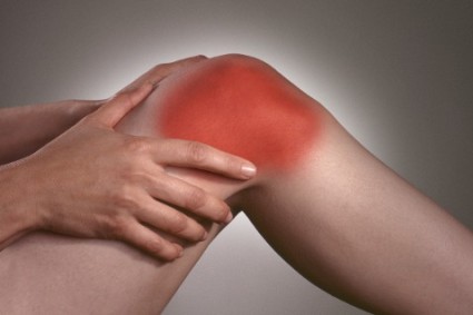 Специалисты выделяют различные очаги воспаления в области колена